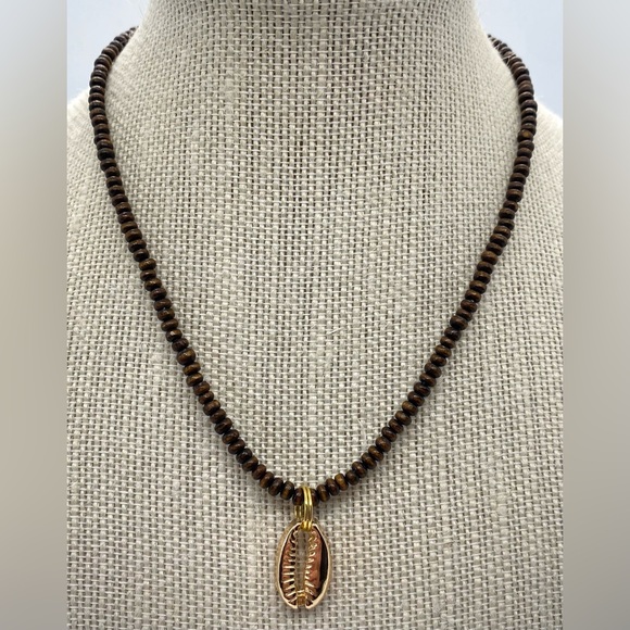 Hand Crafted Jewelry - Brown Wood Beaded Necklace w/ Gold Seashell Charm Boho Y2K Preppy Festival